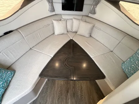 Sea Ray 320 Sundancer image