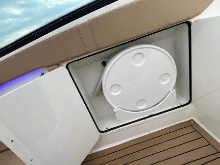 Sea Ray 320 Sundancer image