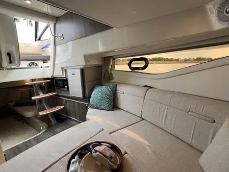 Sea Ray 320 Sundancer image
