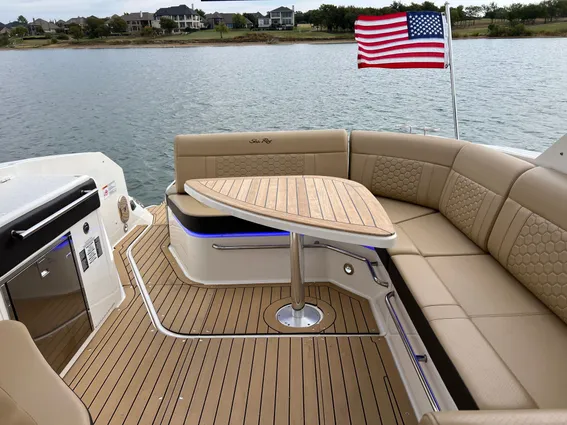 Sea Ray 320 Sundancer image