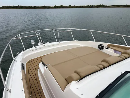 Sea Ray 320 Sundancer image