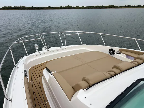 Sea Ray 320 Sundancer image