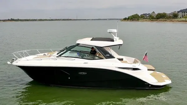 Sea Ray 320 Sundancer image