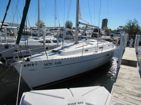 Beneteau 381 image