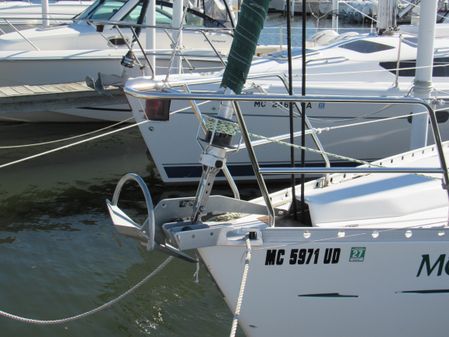 Beneteau 381 image