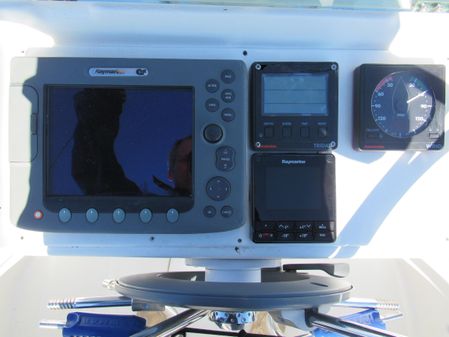 Beneteau 381 image