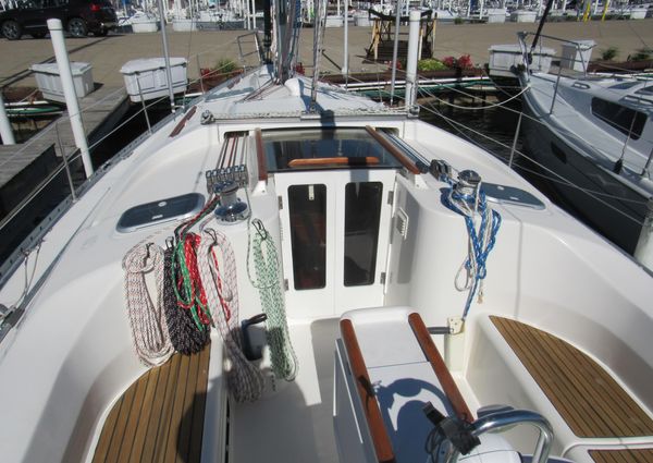 Beneteau 381 image