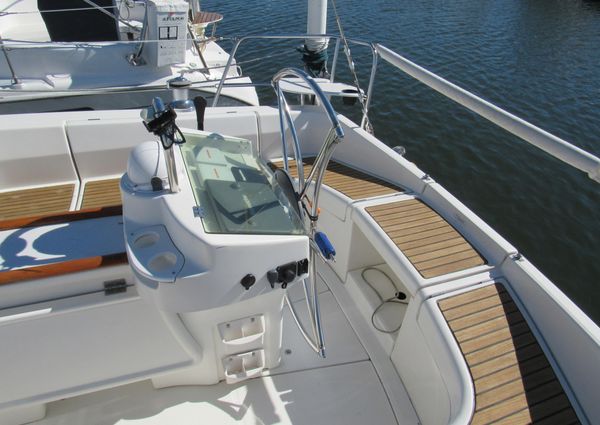 Beneteau 381 image