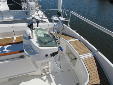 Beneteau 381 image