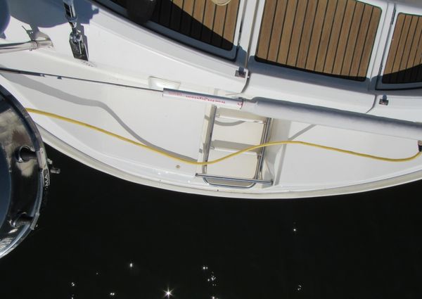 Beneteau 381 image