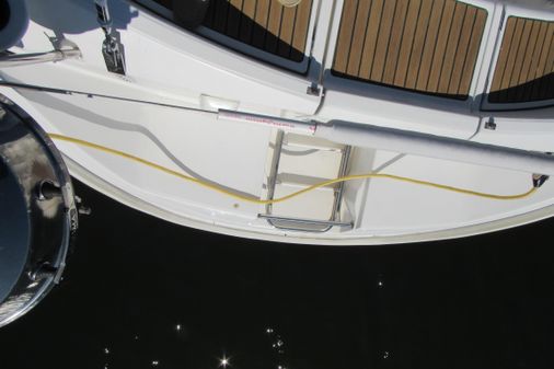 Beneteau 381 image