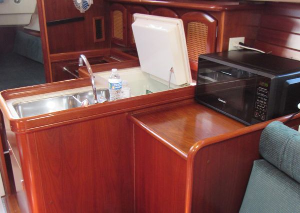 Beneteau 381 image