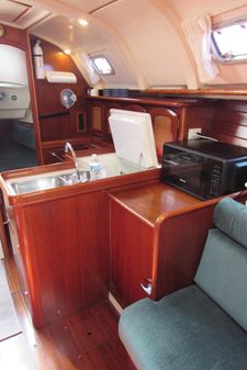 Beneteau 381 image