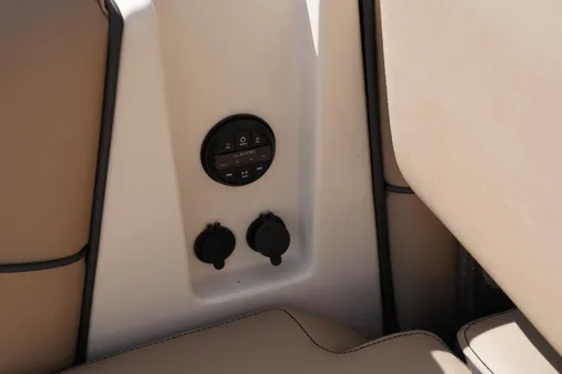 Harris Crowne 250 image