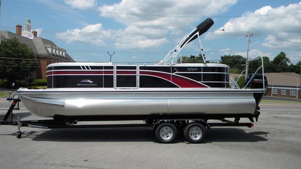 Bennington 22SXSR