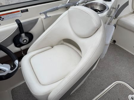 Bayliner 702 image