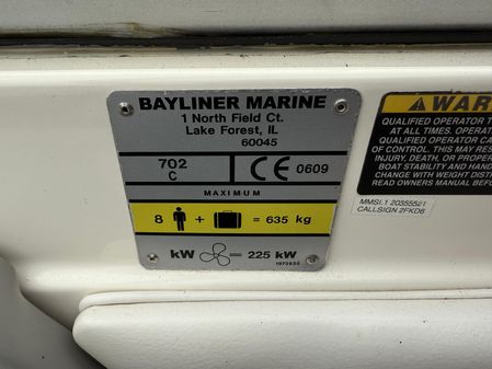 Bayliner 702 image