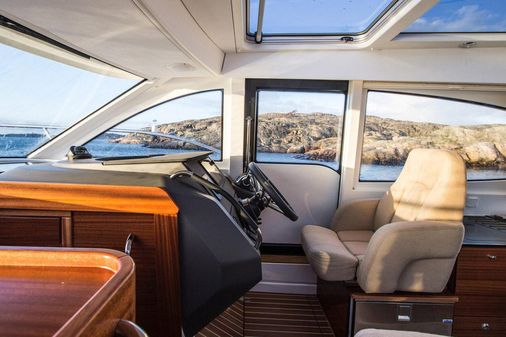 Nimbus 305-COUPE image