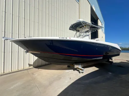 Boston Whaler 270 Outrage 
