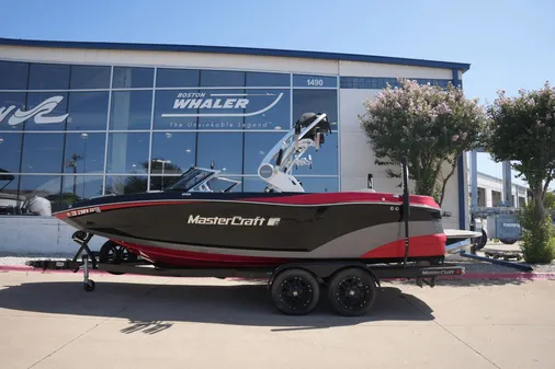 MasterCraft XT22 