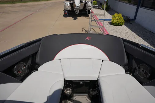 MasterCraft XT22 image