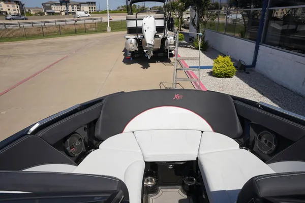 MasterCraft XT22 image