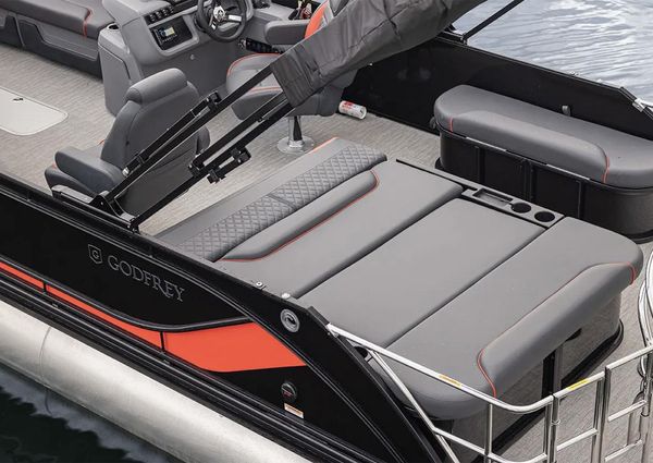 Godfrey SWEETWATER-LOUNGE image