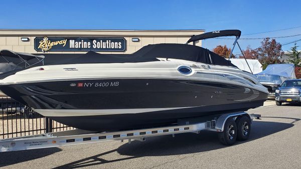 Sea Ray 270 Sundeck