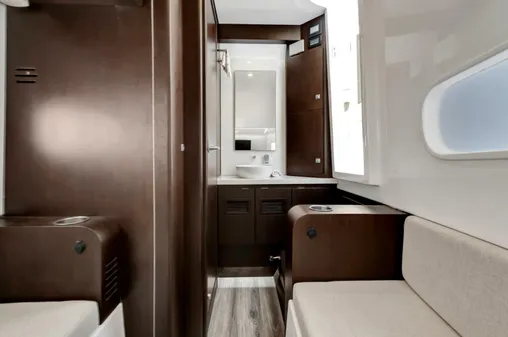 Jupiter 43 Center Console image