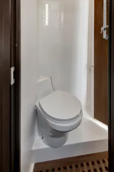 Jupiter 43 Center Console image