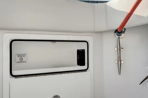 Jupiter 43 Center Console image