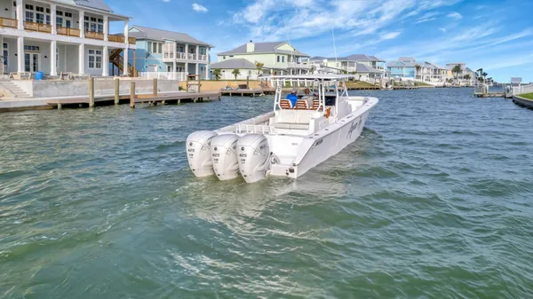 Jupiter 43 Center Console image