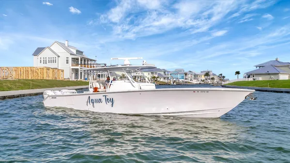 Jupiter 43 Center Console 