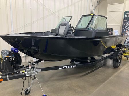 Lowe FM-1675-WT-FISH-FUN-WINDSHIELD-BT image