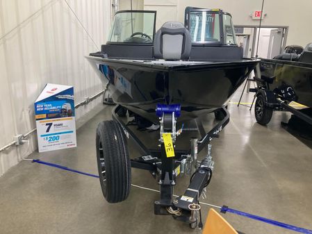 Lowe FM-1675-WT-FISH-FUN-WINDSHIELD-BT image