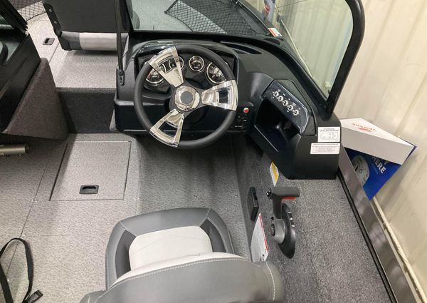 Lowe FM-1675-WT-FISH-FUN-WINDSHIELD-BT image