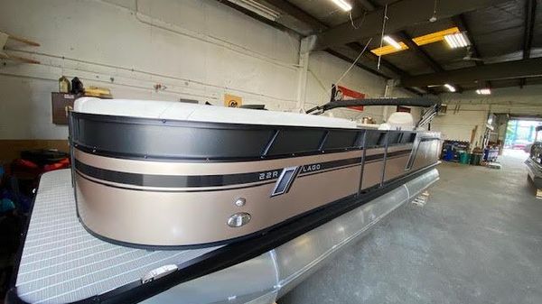 Viaggio L22R Lago Rear Fish