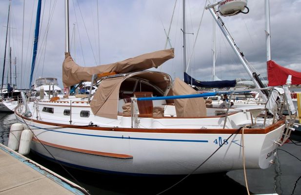 Islander 48 C - main image