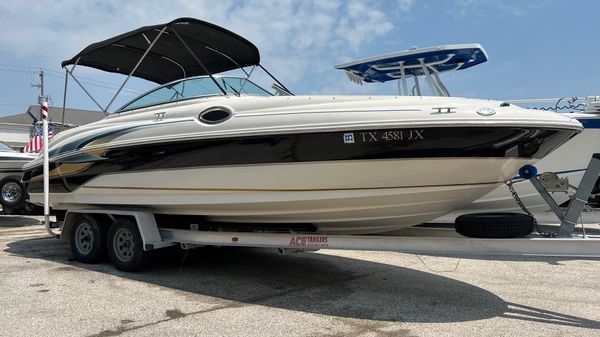 Sea Ray 240 Sundeck 