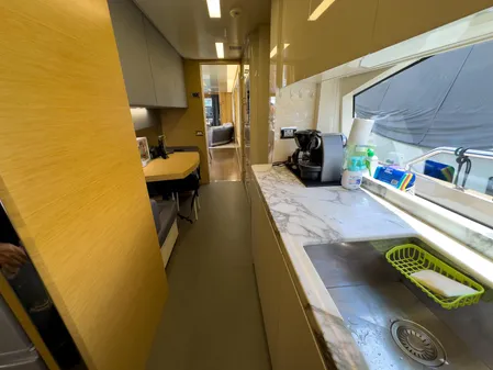 Azimut GRANDE-100 image