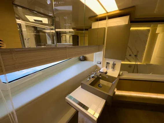 Azimut GRANDE-100 image