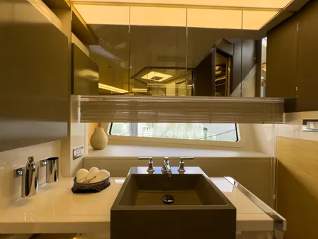 Azimut GRANDE-100 image