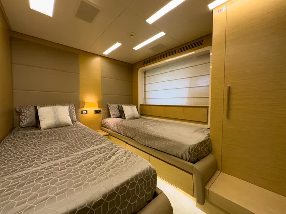 Azimut GRANDE-100 image