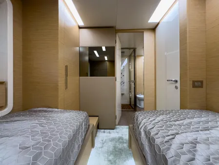 Azimut GRANDE-100 image