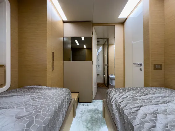 Azimut GRANDE-100 image