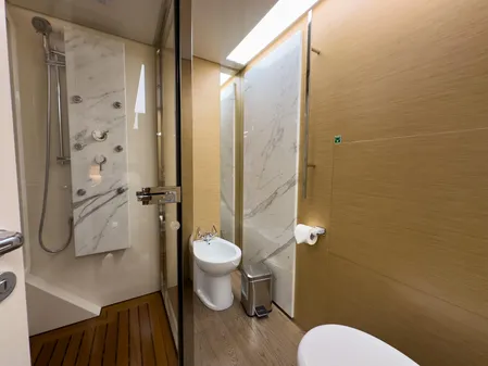 Azimut GRANDE-100 image