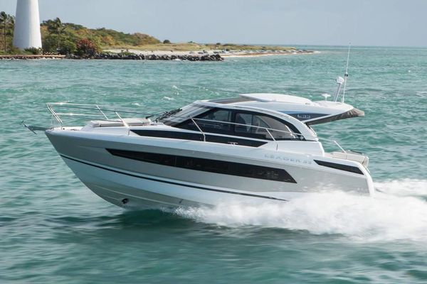 Jeanneau Leader 33 - main image