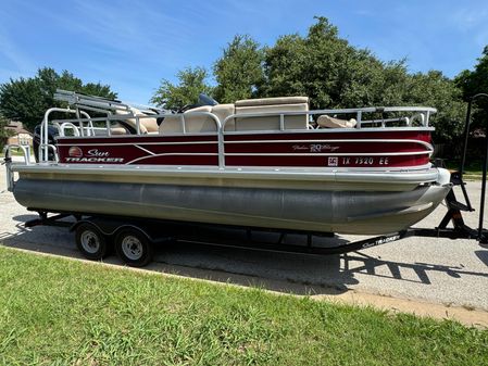 Sun-tracker FISHING-BARGE-20-DLX image