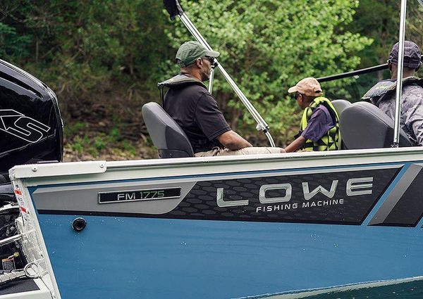 Lowe FISHING-MACHINE-1775WT image