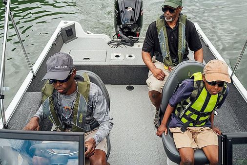 Lowe FISHING-MACHINE-1775WT image